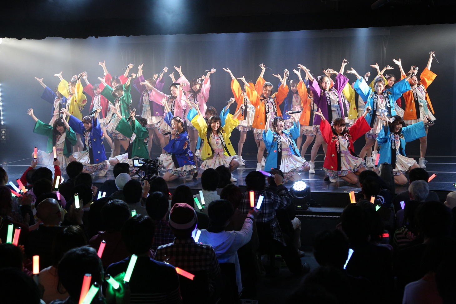 「SKE48 カウントダウン公演2015→2016」の様子。 (c)AKS