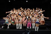 「SKE48 忘れられない大忘年会2015」出演メンバーの記念撮影。 (c)AKS