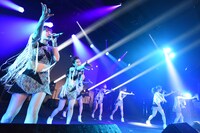 「アップアップガールズ（仮） CD/J 15-16 カウントダウンジャンパー!」の様子。