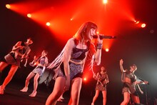 「アップアップガールズ（仮） CD/J 15-16 カウントダウンジャンパー!」の様子。