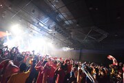 「アップアップガールズ(仮) CD/J 15-16 カウントダウンジャンパー!」の様子。