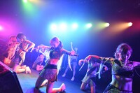 「アップアップガールズ（仮） CD/J 15-16 カウントダウンジャンパー!」の様子。