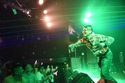 お年玉を投げるmichitomo。