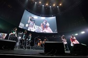 「TOO YOUNG TO DIE! 若くして死ぬ」トークショーの様子。（写真提供：rockin'on japan）