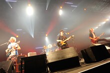 THE ORAL CIGARETTES（写真提供：rockin'on japan）