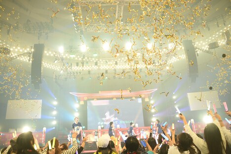 DISH//のライブの様子。