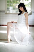 5位は「欅坂46佐藤詩織『スピリッツ』で初グラビア、撮影は篠山紀信」より、佐藤詩織(欅坂46)。 (c)小学館・週刊ビッグコミックスピリッツ