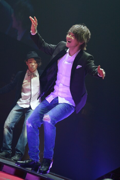 タップダンスを披露するTo-i。