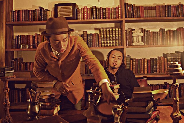 Creepy Nuts（R-指定＆DJ松永）。右がR-指定。