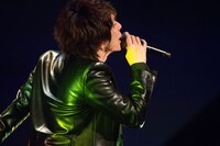 吉井和哉（撮影：有賀幹夫）