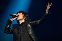 吉井和哉（撮影：有賀幹夫）