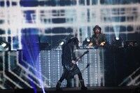 「MOSHI MOSHI NIPPON FESTIVAL 2015 in TOKYO」に出演したHSMS＜HISASHI（GLAY）×DJ Mass MAD Izm*＞。 （写真提供：もしもしにっぽんプロジェクト）