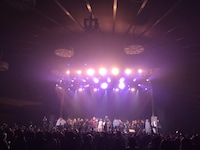 「Tokyo Chaos 2015」東京・国立代々木競技場第二体育館公演の様子。（撮影：木村泰之）