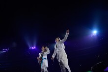 2015年12月31日に行われたDREAMS COME TRUE「史上最強の移動遊園地 DREAMS COME TRUE WONDERLAND 2015」札幌ドーム公演の様子。 （撮影：TEPPEI、中河原理英）