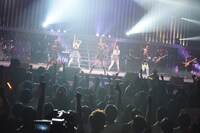 「ベイビーレイズJAPAN電撃の雷舞！2015～史上最“熱”！ちょっと遅めのクリスマス大作戦～」の様子。