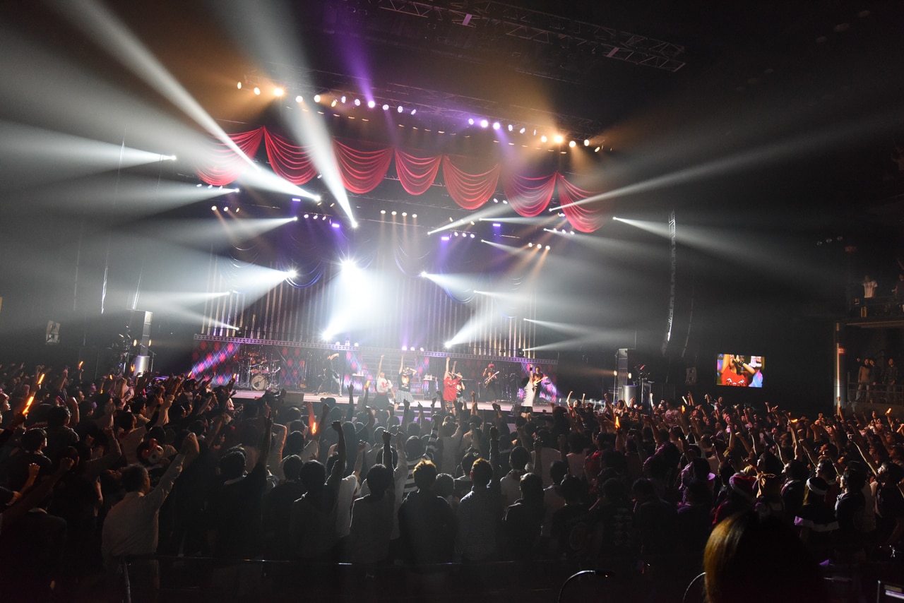 ベビレ、魂揺さぶるTDC単独公演で27曲熱唱「本当に幸せ」 - 音楽ナタリー