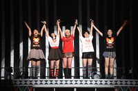 「ベイビーレイズJAPAN電撃の雷舞！2015～史上最“熱”！ちょっと遅めのクリスマス大作戦～」の様子。