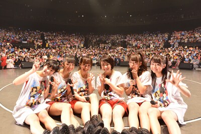 「フェアリーズ LIVE TOUR 2015 -PUZZLE-」千葉・舞浜アンフィシアター公演の様子。