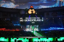 「史上最強の移動遊園地 DREAMS COME TRUE WONDERLAND 2015」札幌ドーム公演の様子。 （撮影：TEPPEI、中河原理英）