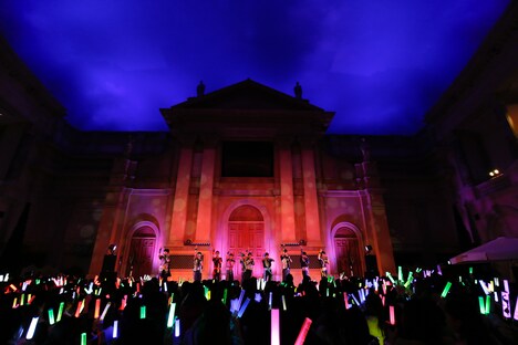 BOYS AND MEN「『BOYMEN NINJA』リリースイベントでござるよ！～全国制覇への道～｣東京・ヴィーナスフォート 教会広場公演の様子。（写真提供：Virgin Music）