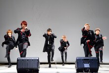 「SUPER FICTION casts SKY-HI」のパフォーマンスの様子。