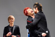 左から和田颯、花村想太、SKY-HI。