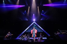 「パスピエ 日本武道館単独公演 "GOKURAKU"」の様子。（撮影：鳥居洋介）