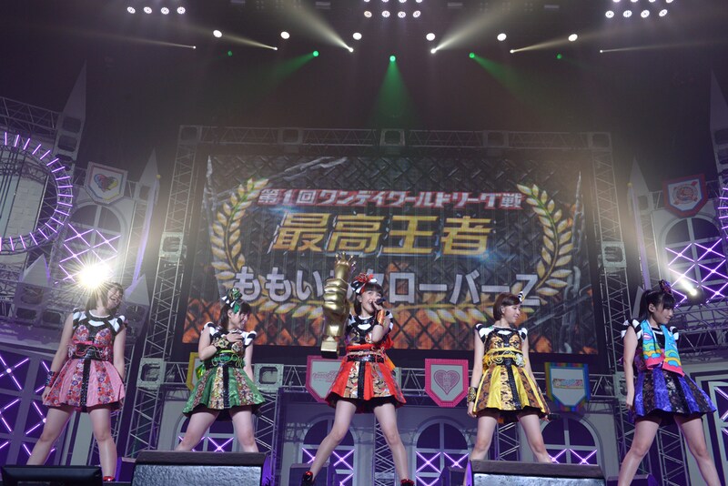 4位は「先駆者の意地みせた!8組激闘の『俺の藤井』初日、ももクロが最高王者に」より、最高王者の称号を手に入れたももいろクローバーZ。