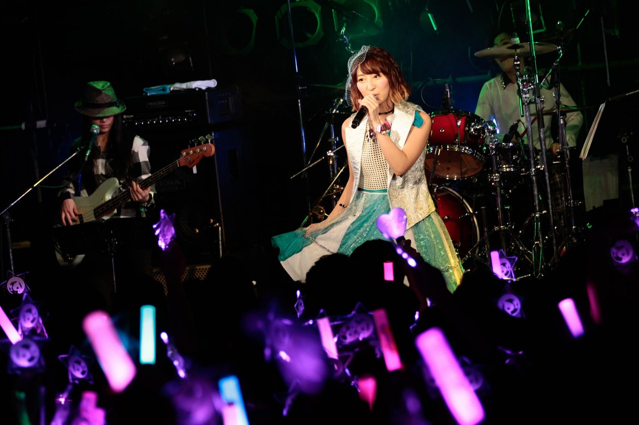 飯田里穂「rippi-rippi-rippi」東京・渋谷CLUB QUATTRO公演の様子。（Photo by Lisa Kozai）