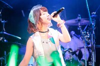 飯田里穂（Photo by Lisa Kozai）