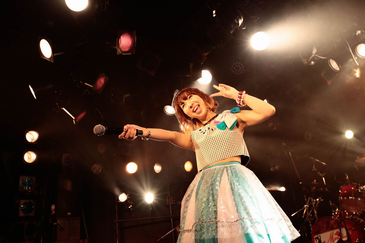 飯田里穂「rippi-rippi-rippi」東京・渋谷CLUB QUATTRO公演の様子。（Photo by Lisa Kozai）