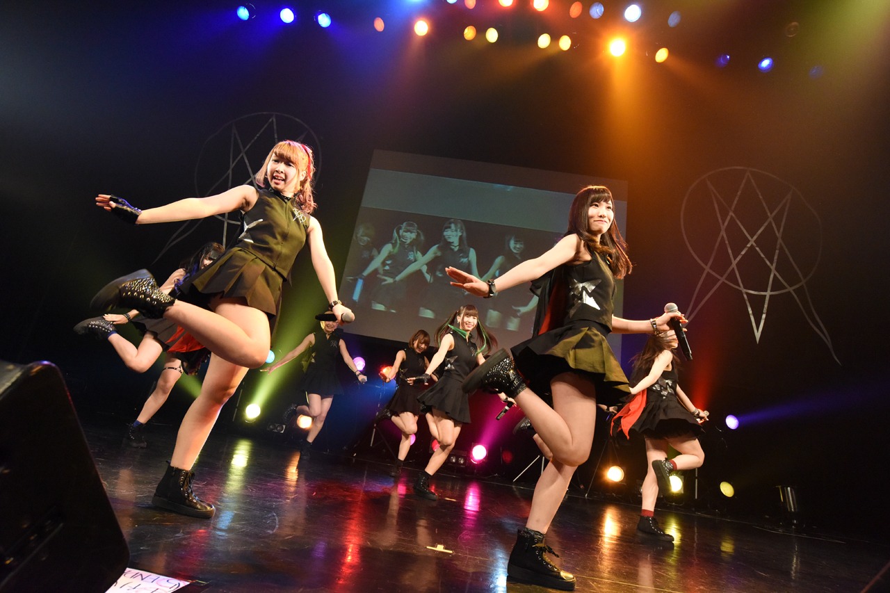 「HIROSHIMA MAPLE★S 2nd LIVE TOUR 2015-2016“P(L/R)AYERS”」ファイナル公演の様子。