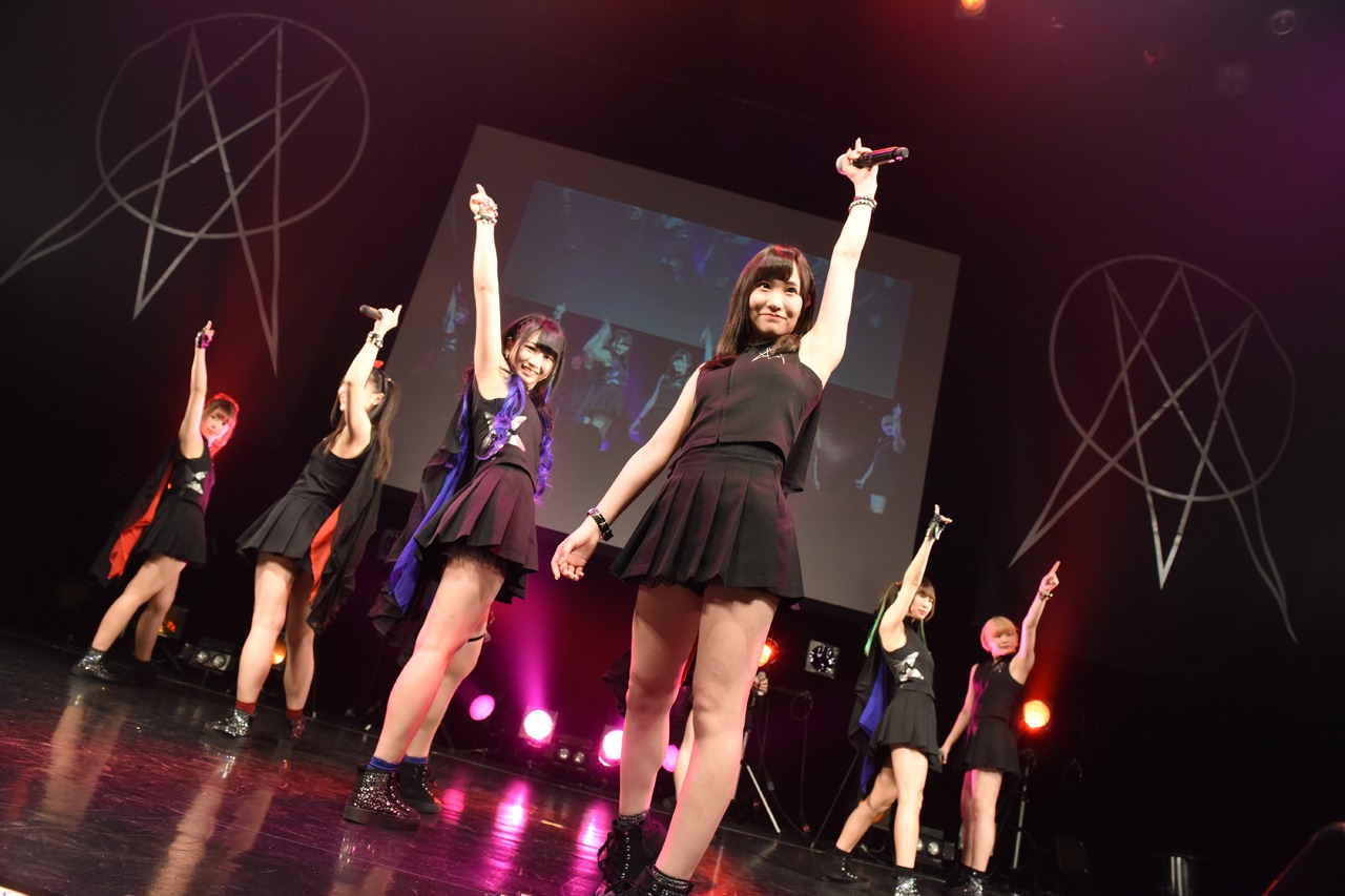 「HIROSHIMA MAPLE★S 2nd LIVE TOUR 2015-2016“P(L/R)AYERS”」ファイナル公演の様子。