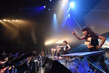 PassCode 1stワンマンツアー「TRIAL OF PASSCODE」の様子。