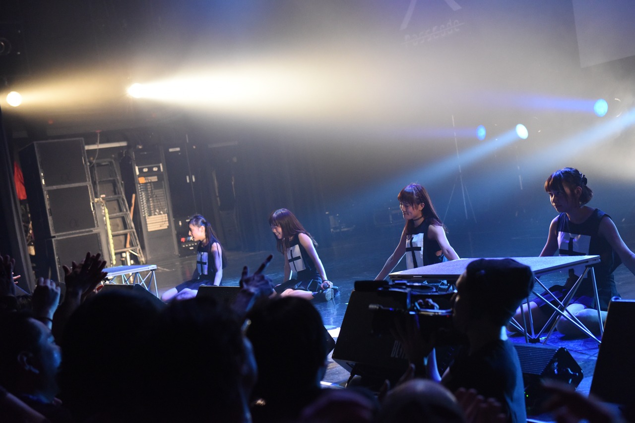 PassCode 1stワンマンツアー「TRIAL OF PASSCODE」の様子。