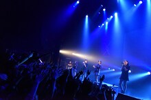 PassCode 1stワンマンツアー「TRIAL OF PASSCODE」の様子。