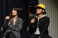 左から白井眞輝（G）、庄村聡泰（Dr）。