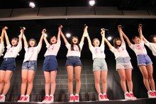 新潟・NGT48劇場にて行われた初日公演「PARTYが始まるよ」の様子。(c)AKS