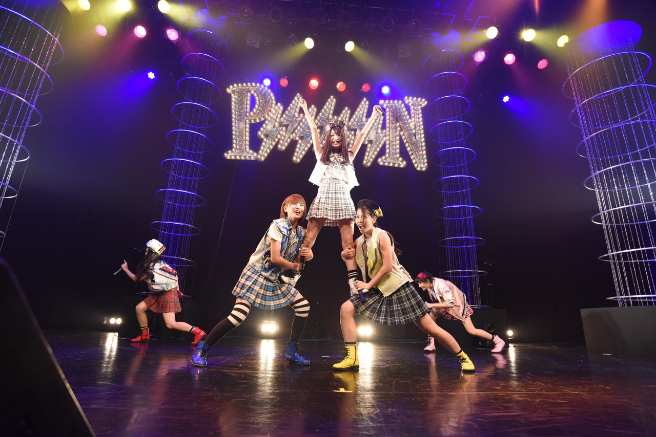 「PiiiiiiiN 愛ある青春ROCK NIGHT! 2ND ANNIVERSARY LIVE supported by TOKYO IDOL PROJECT」の様子。