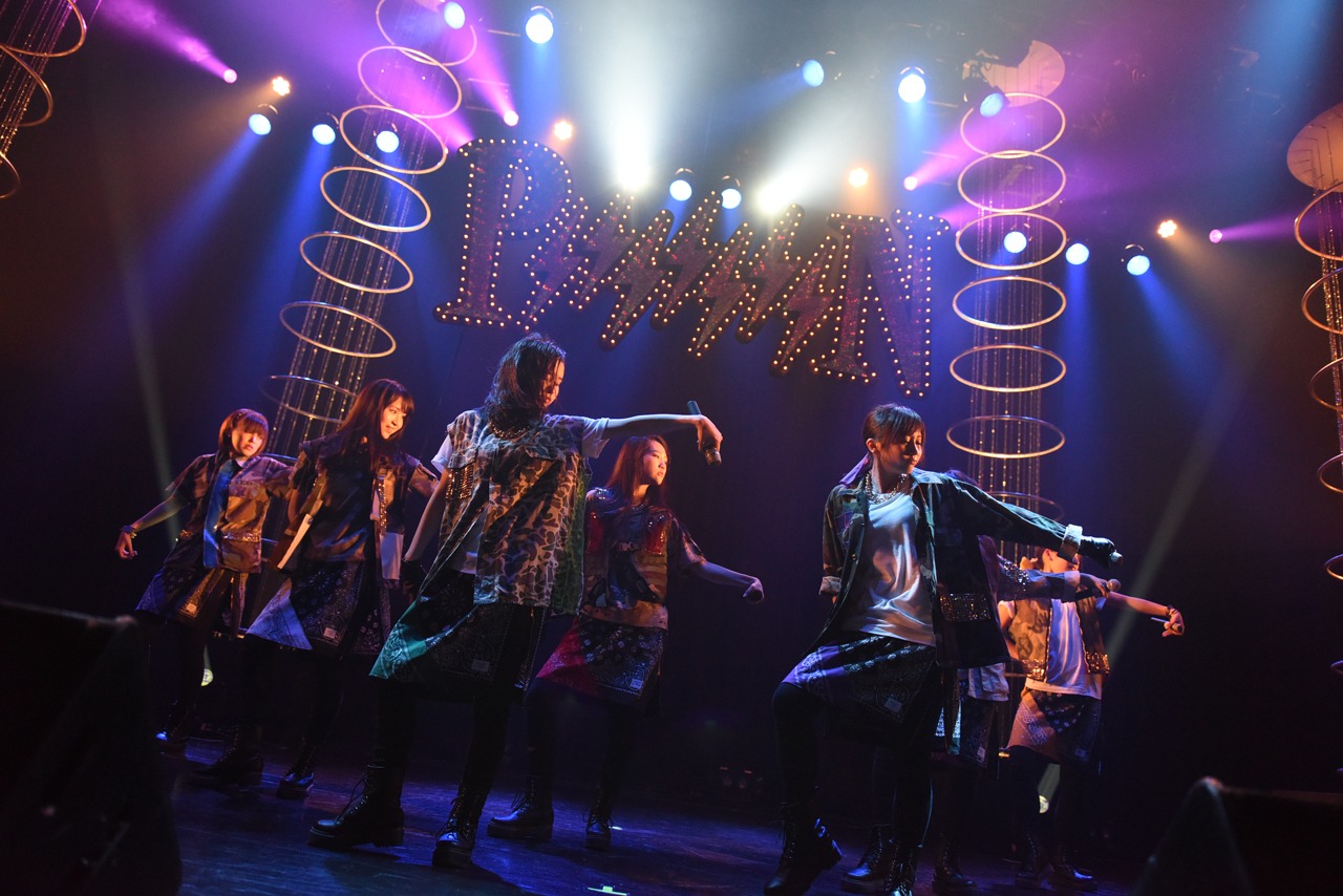 「PiiiiiiiN 愛ある青春ROCK NIGHT! 2ND ANNIVERSARY LIVE supported by TOKYO IDOL PROJECT」の様子。