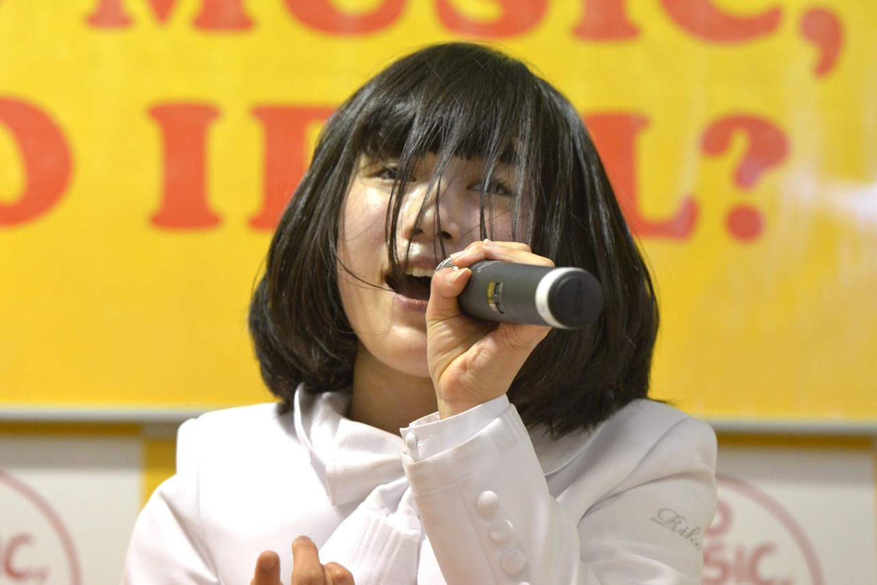 石野理子