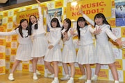 フルアルバム発売の喜びを全身で表現するアイドルネッサンス。