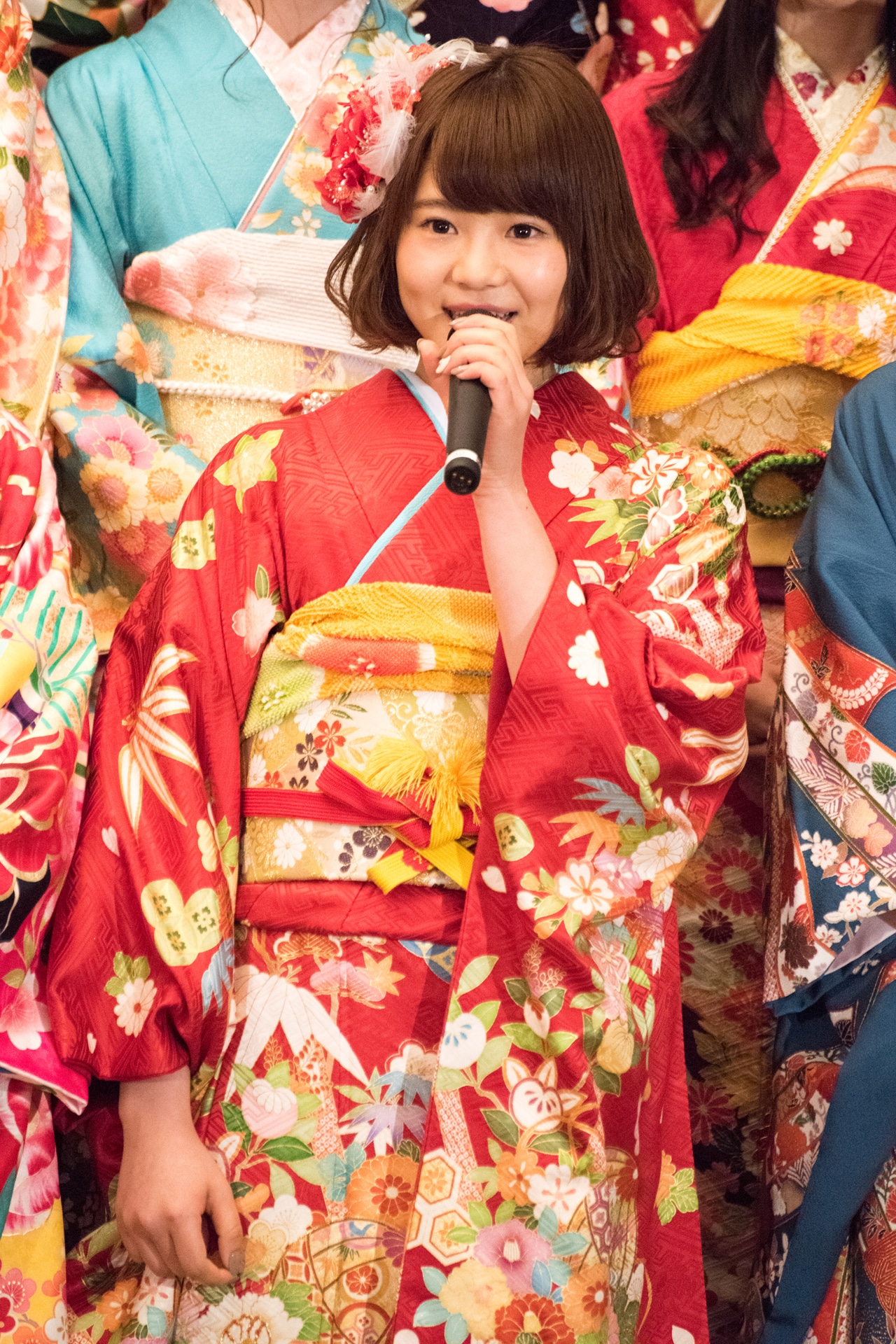 穴井千尋
