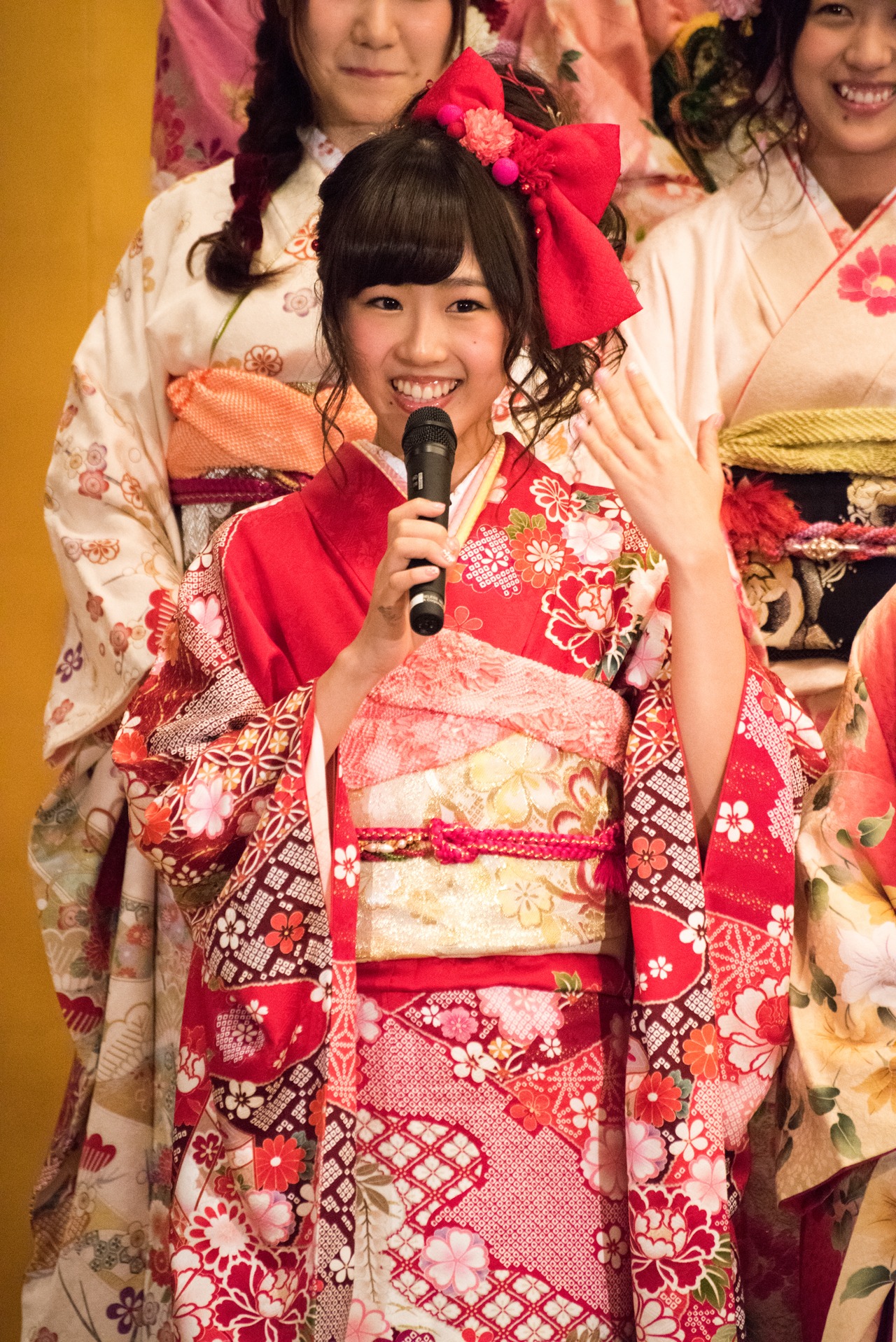 内山奈月