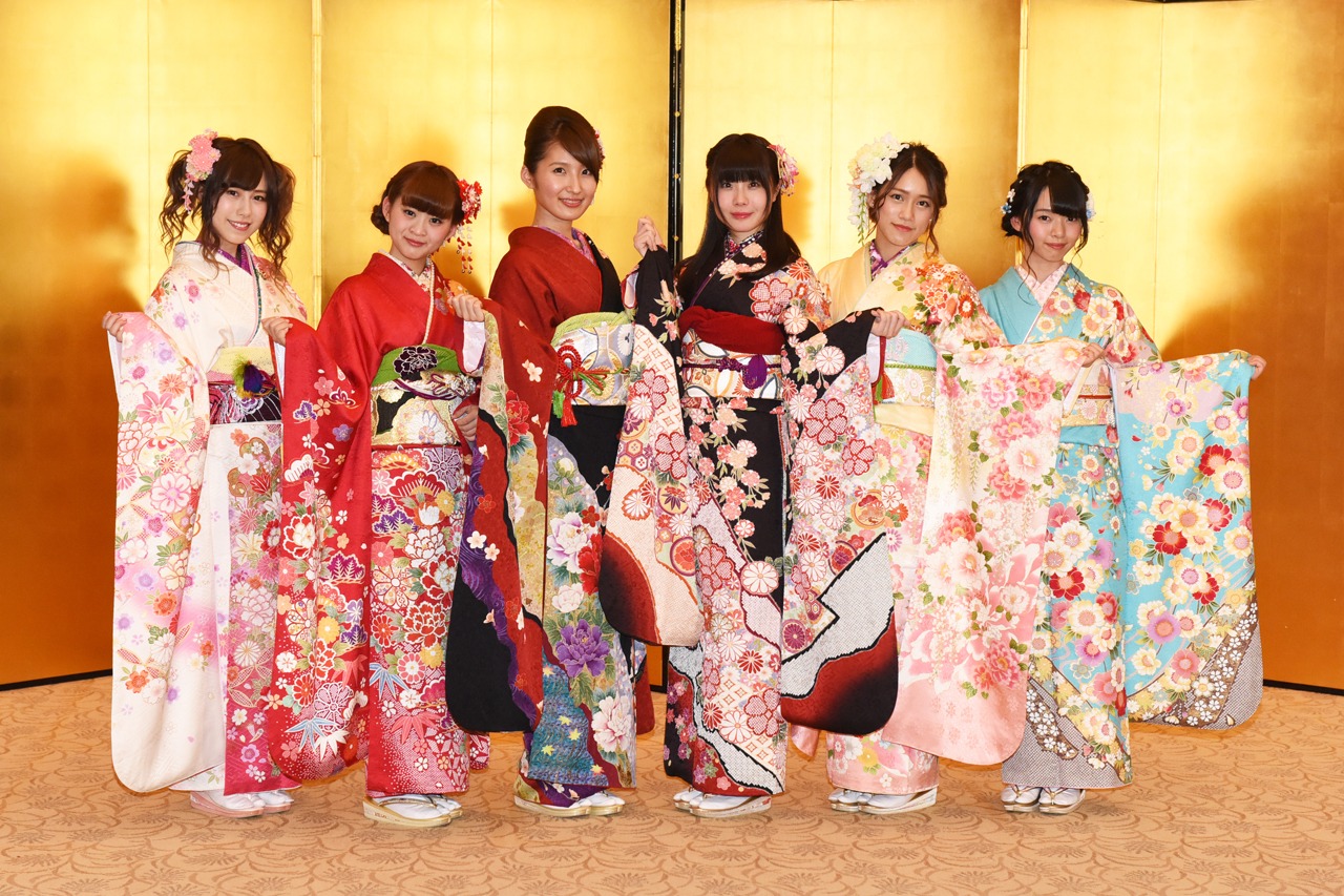 SKE48の新成人。左から小石公美子、都築里佳、内山命、谷真理佳、山下ゆかり、高畑結希。