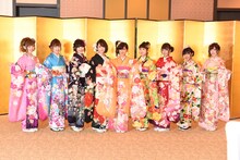 NMB48の新成人。左から森田彩花、東由樹、川上礼奈、三田麻央、谷川愛梨、日下このみ、沖田彩華、山尾梨奈、松村芽久未。