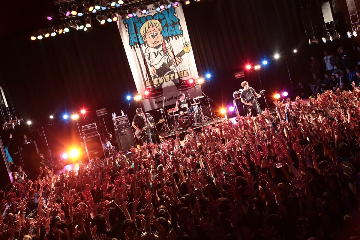 SECRET 7 LINE含め35組熱演、SHINJIに捧げた「THICK FES」