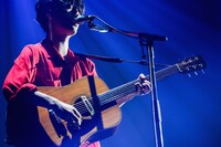 光村龍哉（Vo, G）（撮影：上飯坂一）