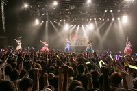 「神が宿る場所～2016！謹賀新年！O-EAST！～」の様子。（撮影：藤巻祐介）