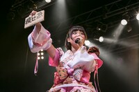 小山ひな（撮影：藤巻祐介）